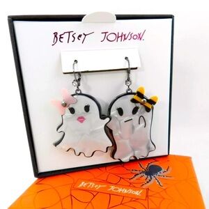 Betsey Johnson White Ghosts Mismatched Drop Earrings